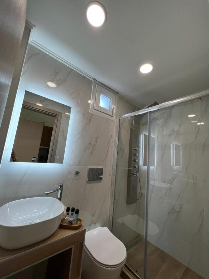 Wide Blue Luxury Boutique Suites Neos Marmaras Esterno foto