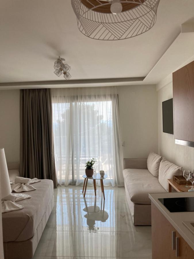 Wide Blue Luxury Boutique Suites Neos Marmaras Esterno foto